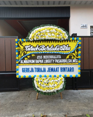 Papan Bunga Duka di Ngijo