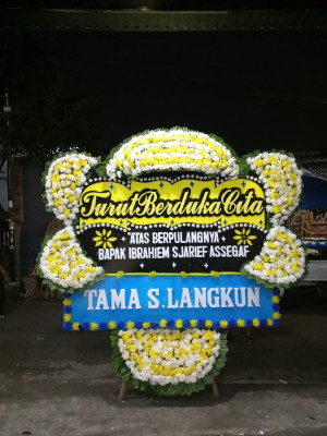 Papan Bunga Duka di Ngijo